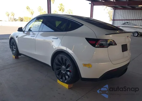 2022 Tesla Model Y Performance Dual Motor All-Wheel Drive z USA, uszkodzony, nr VIN 7SAYGDEF5NF410193